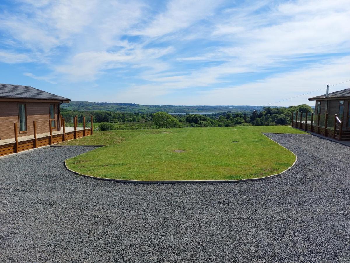 Luxury Family Beechwood Lodge With Hot Tub Lochwinnoch Exterior foto