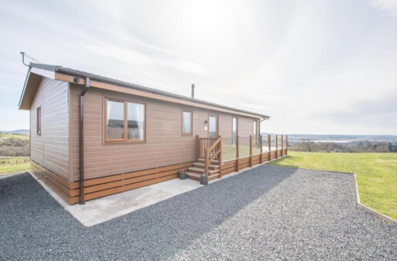 Luxury Family Beechwood Lodge With Hot Tub Lochwinnoch Exterior foto